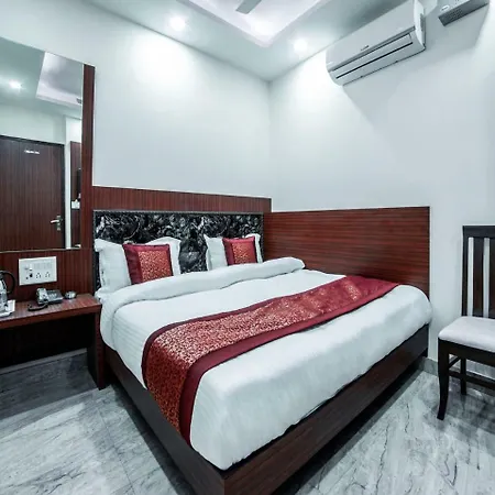 Oyo 14136 Hotel Toto International